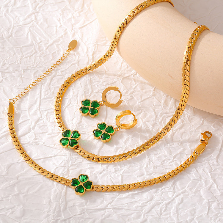 EMERALD CLOVER NECKLACE