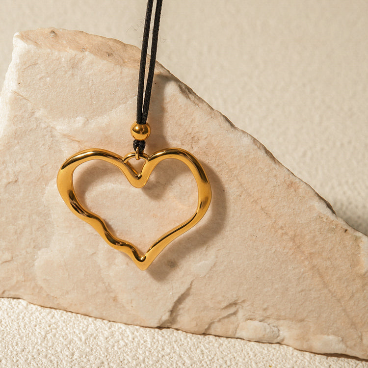 GOLD HEART NECKLACE