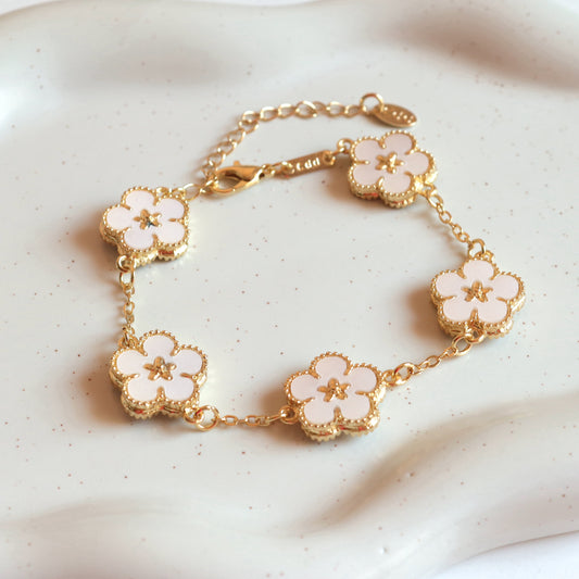 WHITE FLOWER BRACELET