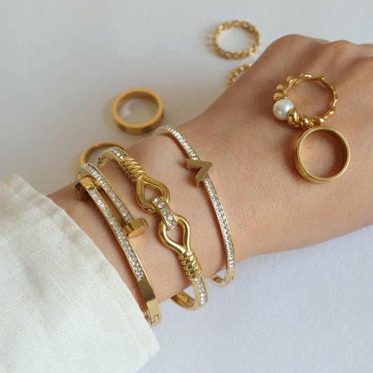 GOLD V BANGLE