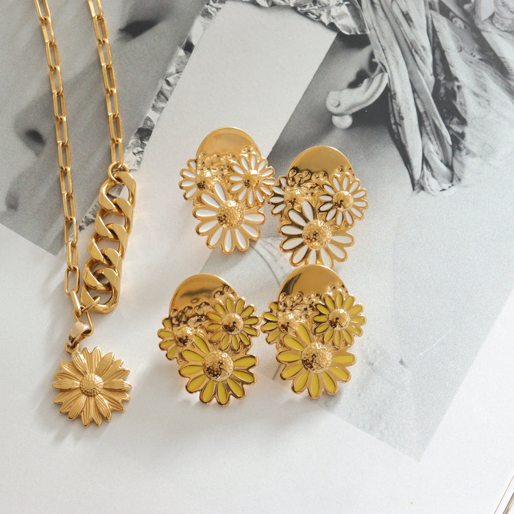 DELUXE FLOWER NECKLACE