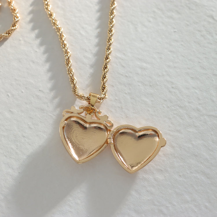 HEART NECKLACE