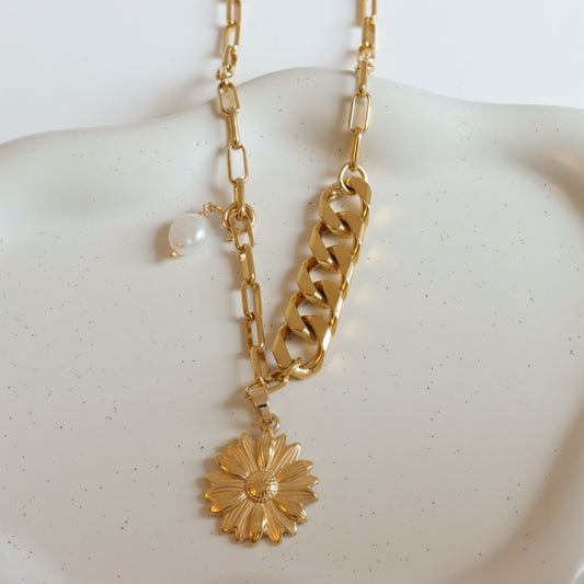 DELUXE FLOWER NECKLACE