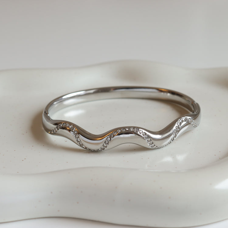 WAVE BANGLE