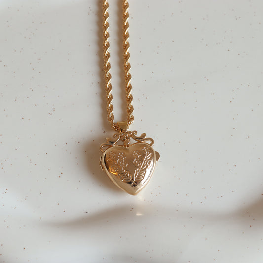 HEART NECKLACE