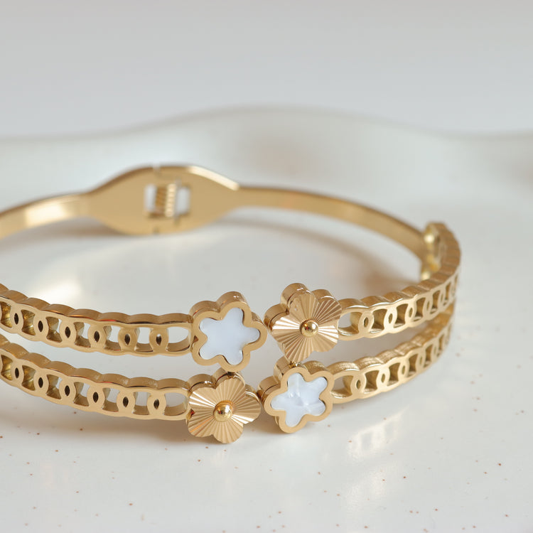 GOLD FLOWER BANGLE