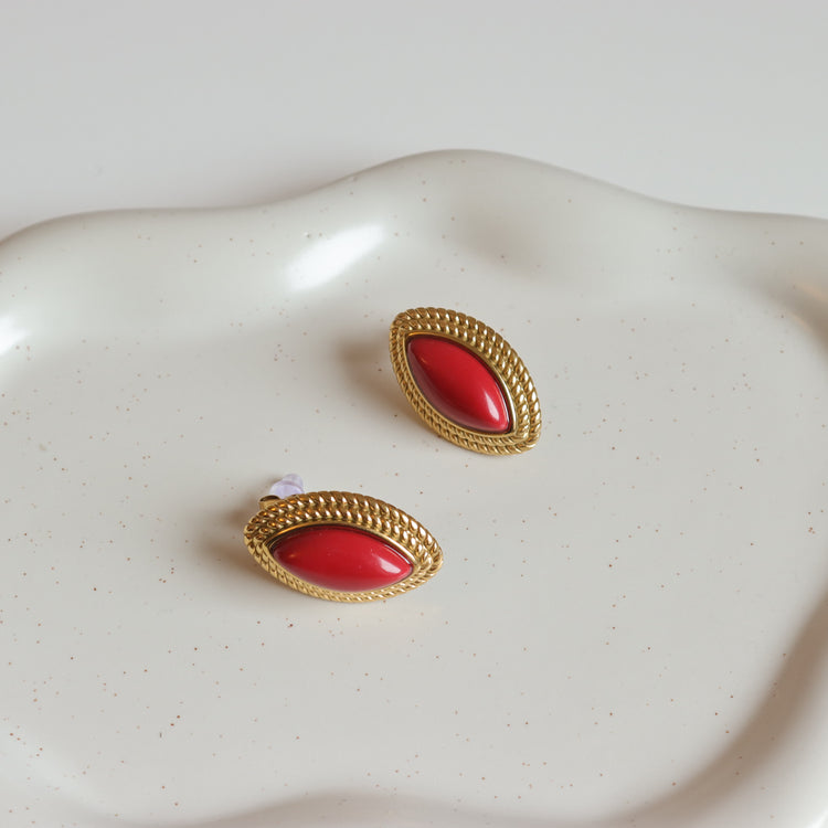 RED VINTAGE GOLD EARRINGS