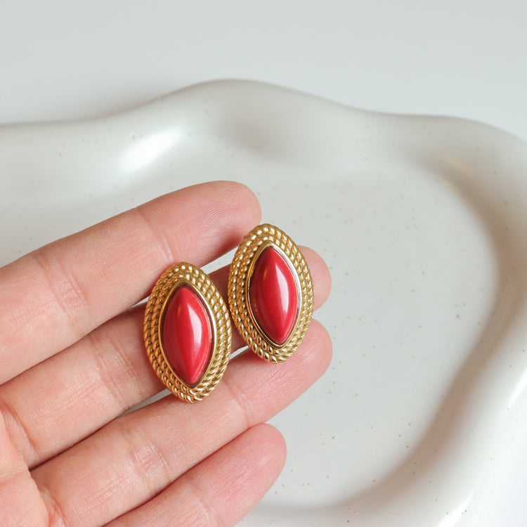 RED VINTAGE GOLD EARRINGS