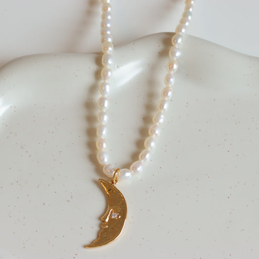 MOON PEARL NECKLACE