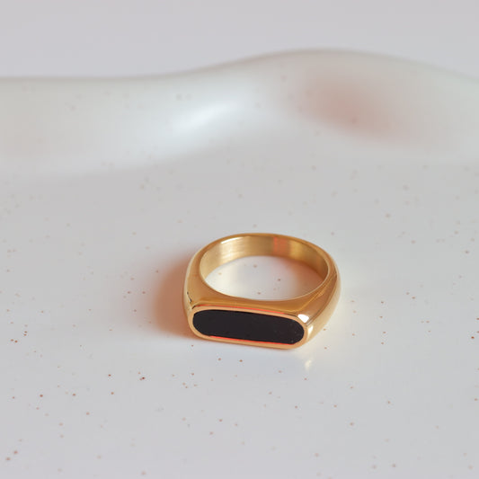 BLACK SHELL RING