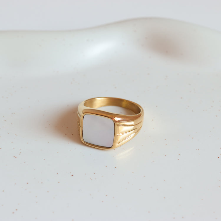 MOONSTONE RING