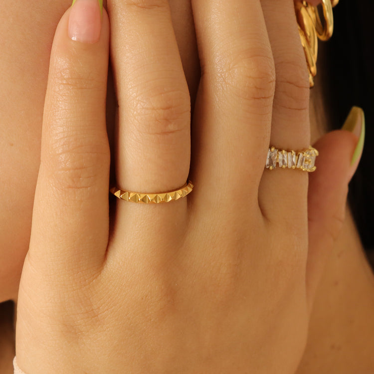 PYRAMID GOLD RING